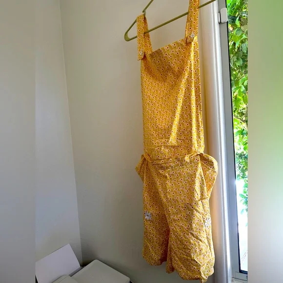 KS Garner yellow embroidered daisy short overalls size XXXL like new